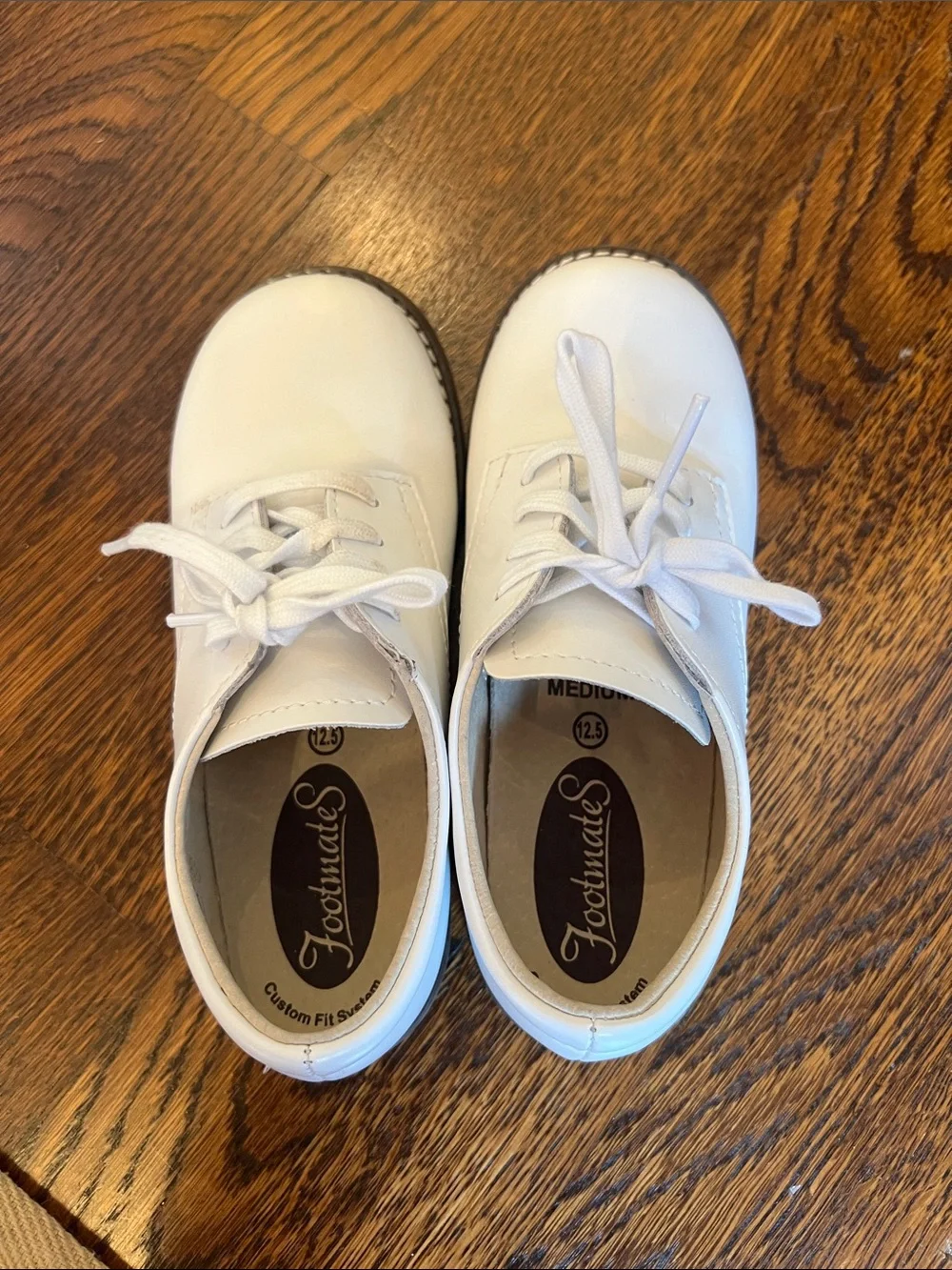 FootMates White Kids Lace-Up Dress Shoes